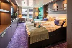 Superior Cabin - Hondius - Oceanwide Expeditions