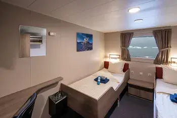 Twin Window - Plancius - Oceanwide Expeditions