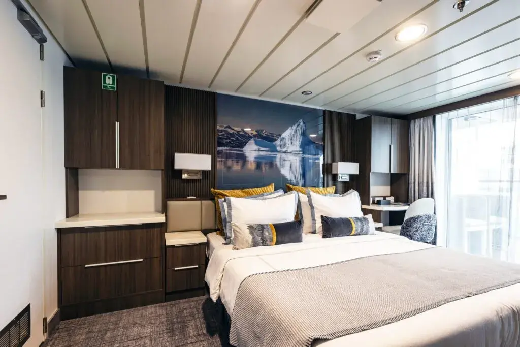 Junior Suite - Sylvia Earle - Aurora Expeditions