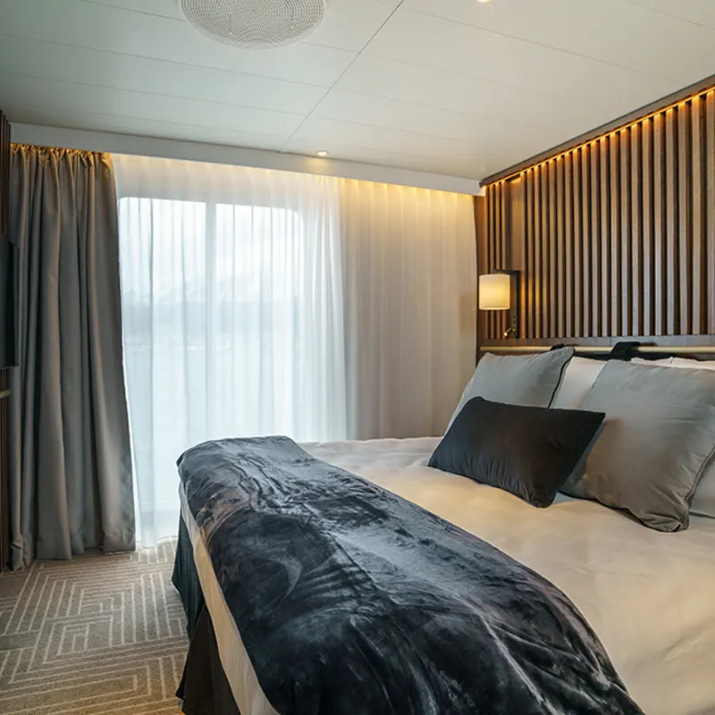 Junior Suite - Hondius - Oceanwide Expeditions - Antarctic Cruises