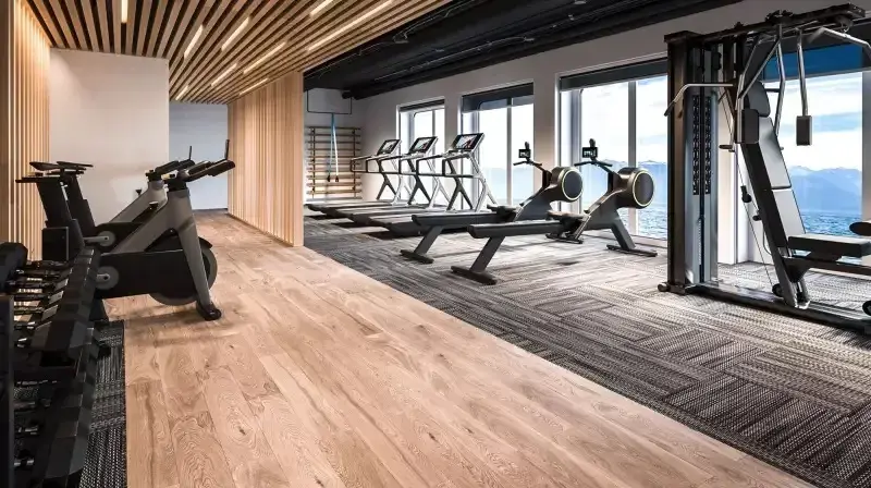 Fitness center - Ultramarine - Quark Expeditiond